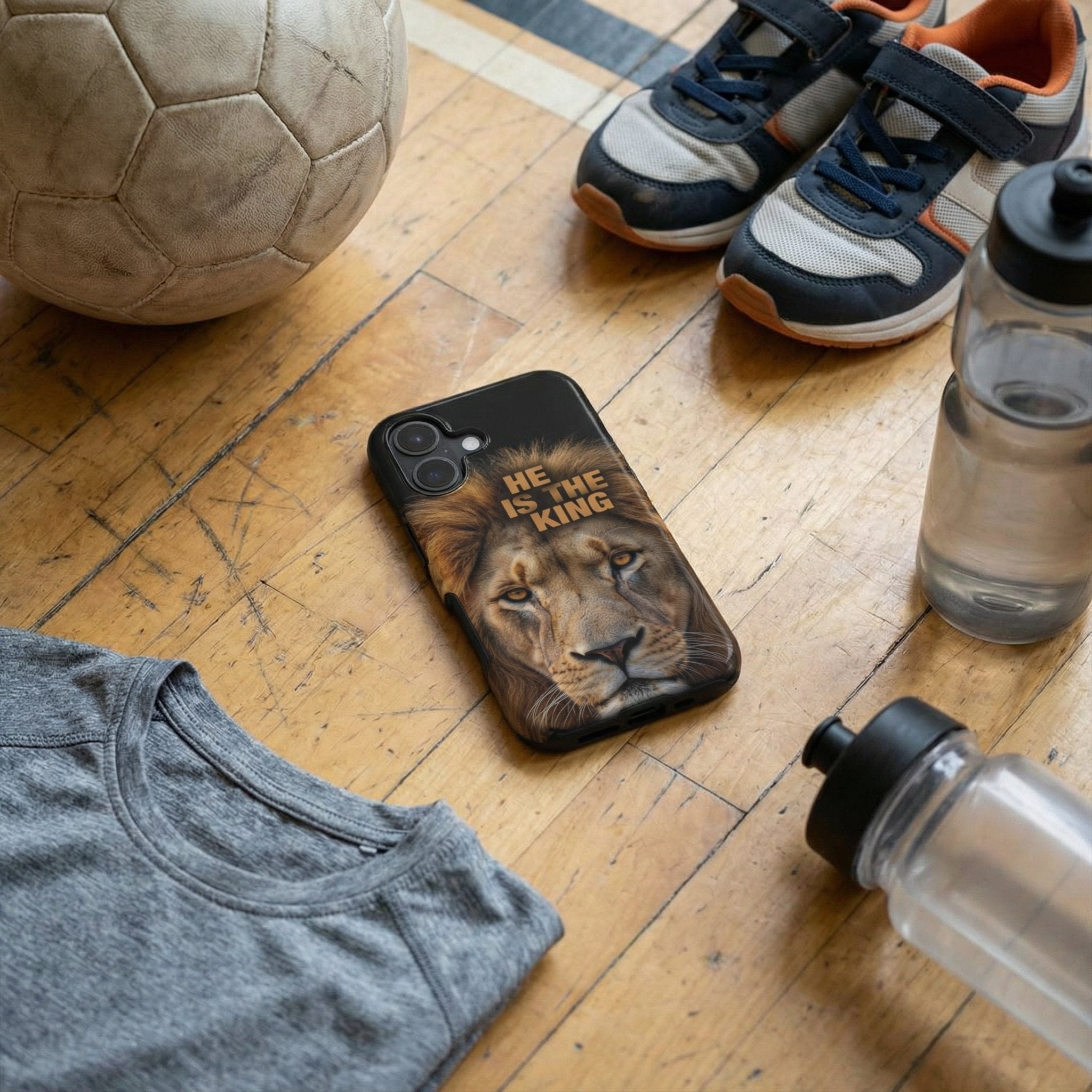 HE IS THE KING robuste Handyhülle Tech Accessories Podbase 